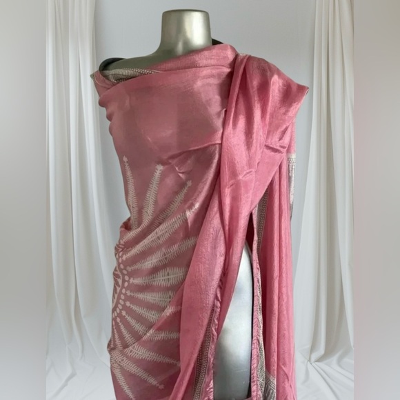 💎💟Oversized  Pure Silk Print Scarf or Wrap - Picture 1 of 16